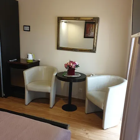 Feriehus Sloneczny Dworek Dąbki