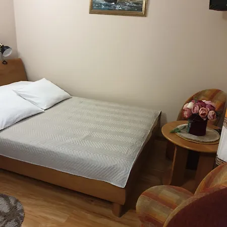 Słoneczny Dworek Dom wakacyjny *